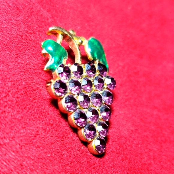 Vintage Glass Enamel Rhinestone Grapes and Leaves Pin Brooch - Picture 3 of 5
